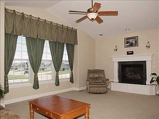 5th image of 730 N Cottonwood Cir