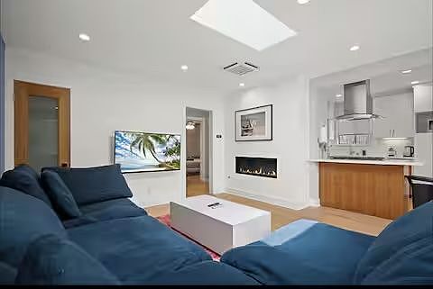 3rd image of 124 Thornton Pl