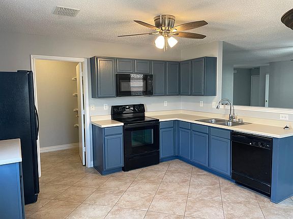 4th image of 216 Lewis Canyon Ln