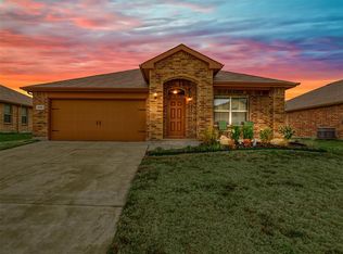 308 Triple Crown Ln, Ponder, TX 76259