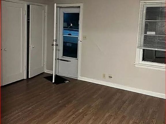 3rd image of 919 N 104th St #I