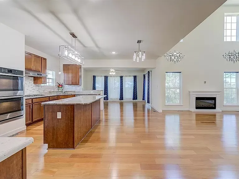 101 Hannahs Mill Dr — Photo 4