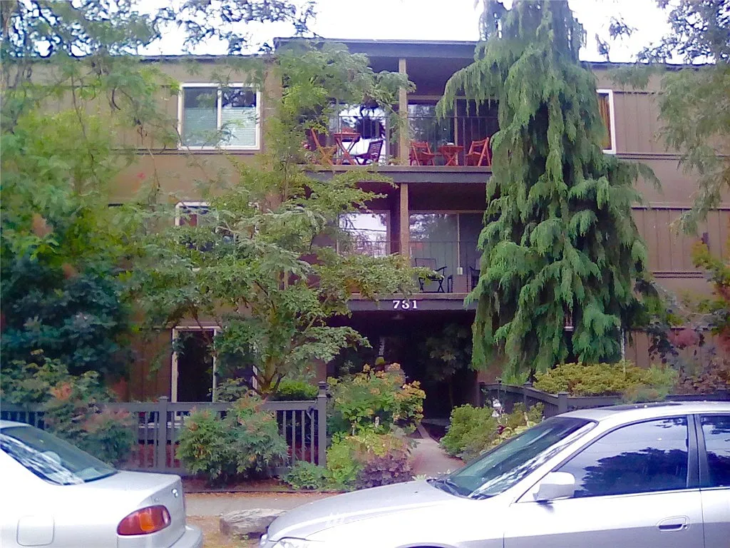 731 Broadway Avenue E #101 photo 1