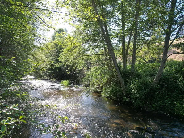 171 Yale Creek Rd, Jacksonville, OR 97530