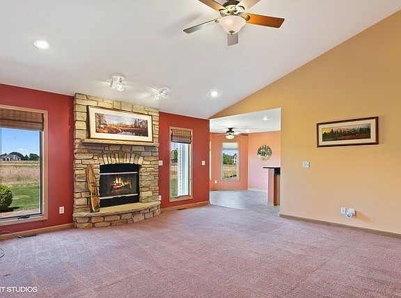 Vaulted ceiling, ceiling fan and light!