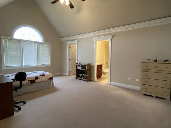 3020 Tall Grass Dr, Naperville, IL 60564