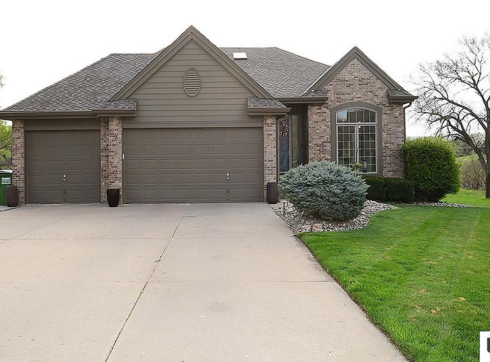1st image of 21905 Stanford Cir