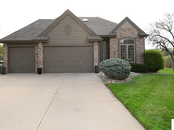 21905 Stanford Cir, Elkhorn, NE 68022