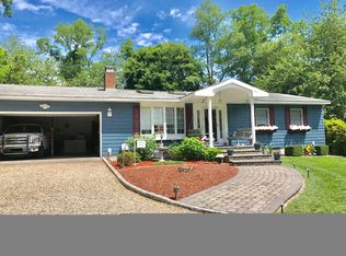 20-F S Ferry Rd, Shelter Island, NY 11964