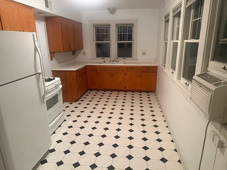 2742 N Downer Ave #A — Photo 5