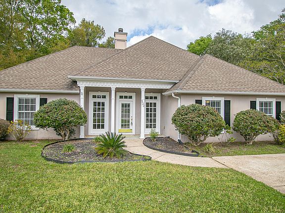2nd image of 932 Handsboro Pl