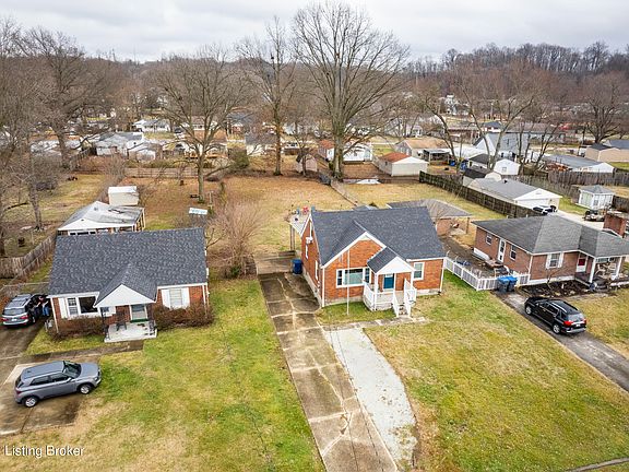 3rd image of 8261 Blake Ln