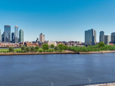 25 Sutton Pl S APT 7J, New York, NY, 10022