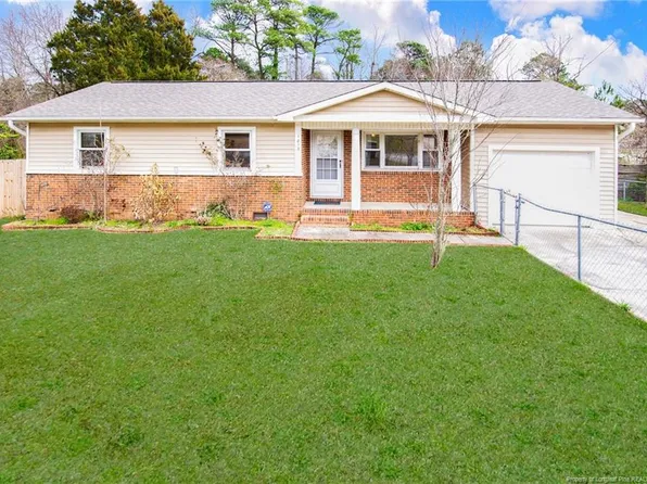 1813 Ashton Rd, Fayetteville, NC 28304