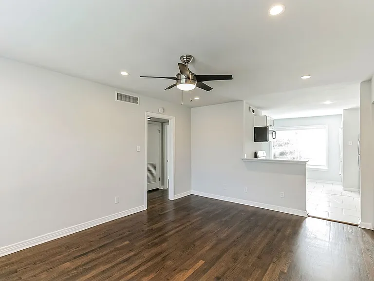 6202 Gaston Ave — Photo 8