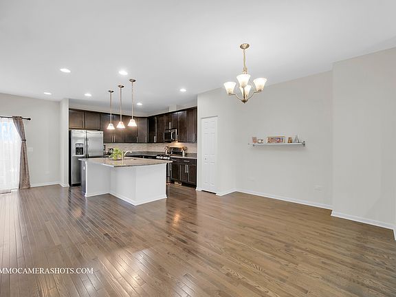 5th image of 873 Lewisburg Ln