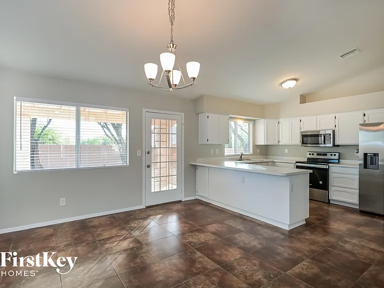 9550 E Caldwell Dr — Photo 4