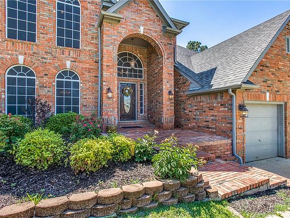 3rd image of 2735 Green Oak Ct