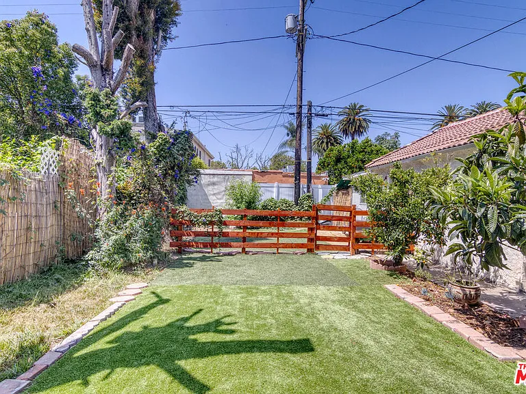 2127 Malcolm Ave — Photo 44