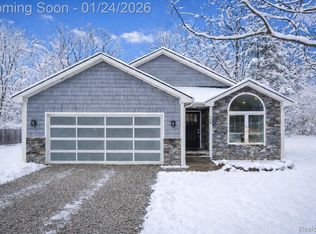 138 Leon Rd, Walled Lake, MI 48390