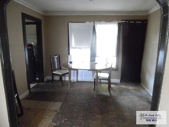 5th image of 105 E 1st St