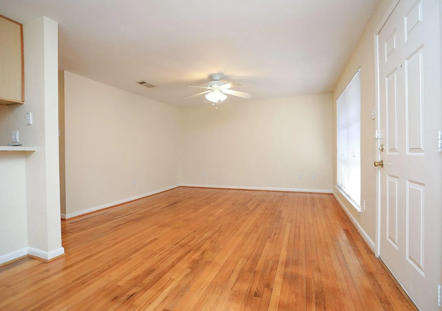 1 bed, 1.0 bath, 730 sqft, $1,220 — Photo 3