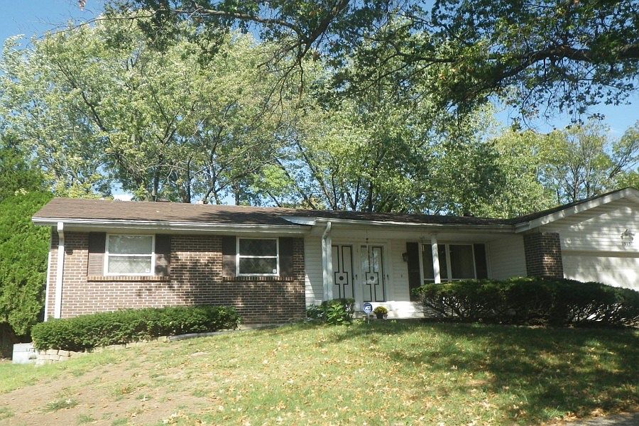 1st image of 1915 Lakeheights Ln