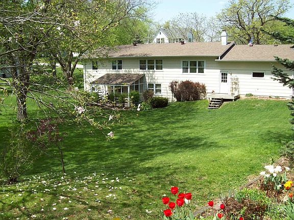 14200 SqFt lot