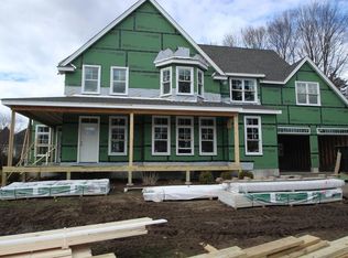 10 Carriage Ln, Wakefield, MA 01880