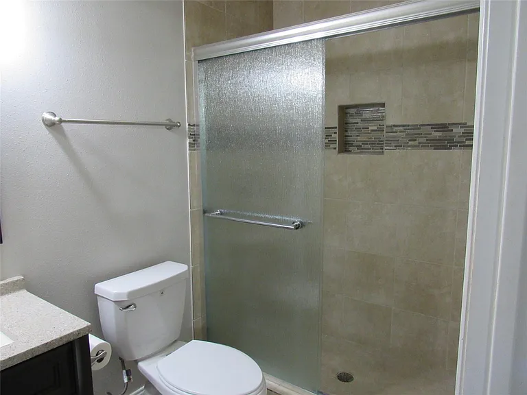 22710 Leedstown Ln — Photo 15