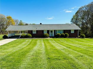 330 Tom Jones Rd, Ararat, NC 27007