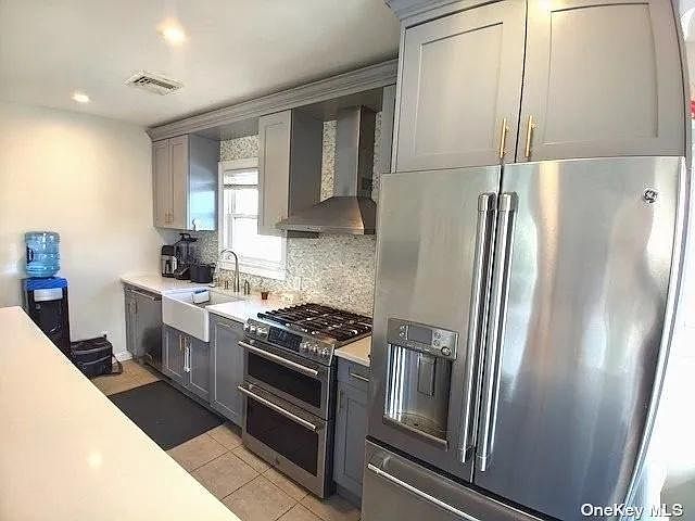 1st image of 343 E Hudson St