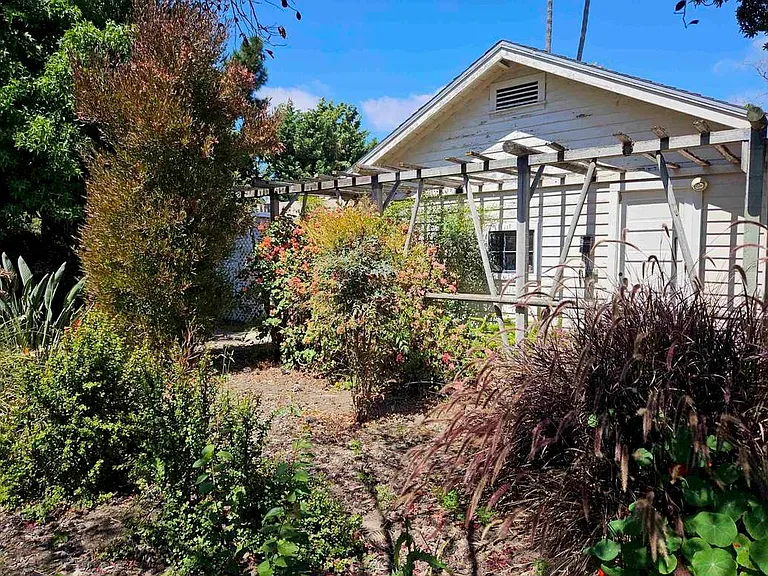 770 Grove Way — Photo 4