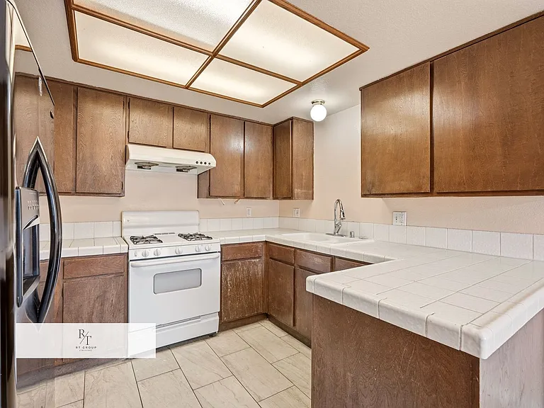 5934 1/2 Alessandro Ave — Photo 7