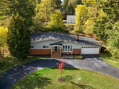 2622 Pine Ridge Rd, West Bloomfield, MI, 48324
