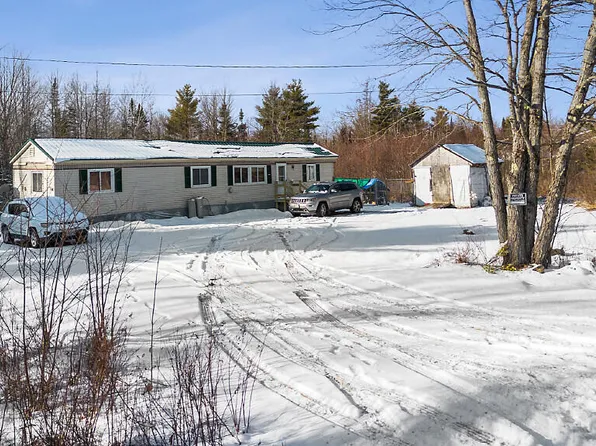 517 Troy Road, Detroit, ME 04929