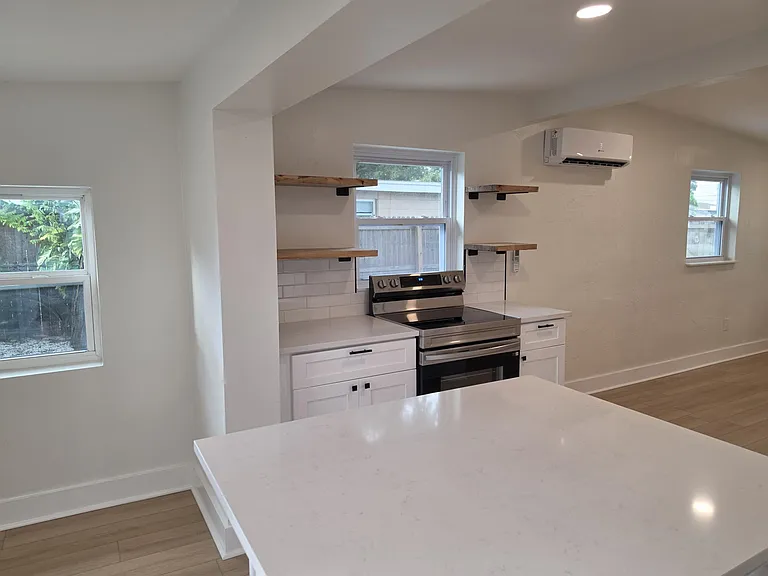 9482 Crestview St — Photo 7