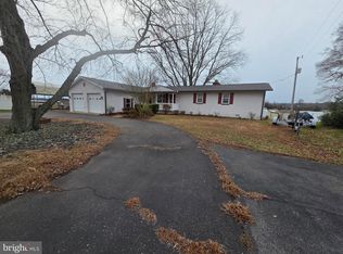 40265 Beach Dr, Mechanicsville, MD 20659