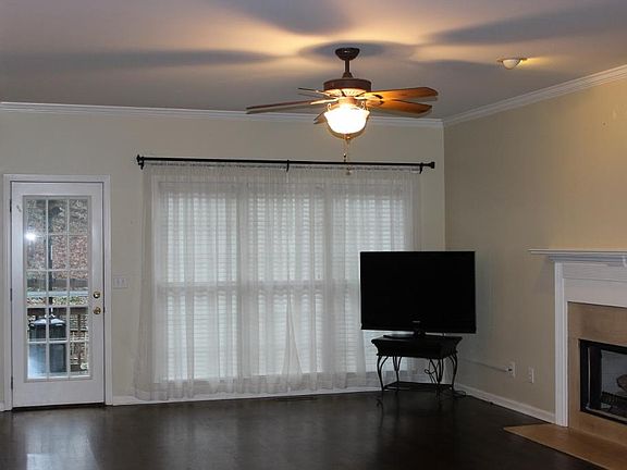 5th image of 2029 Castlemaine Cir