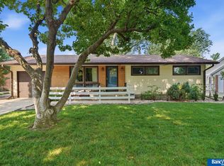 921 Sycamore Dr, Lincoln, NE 68510