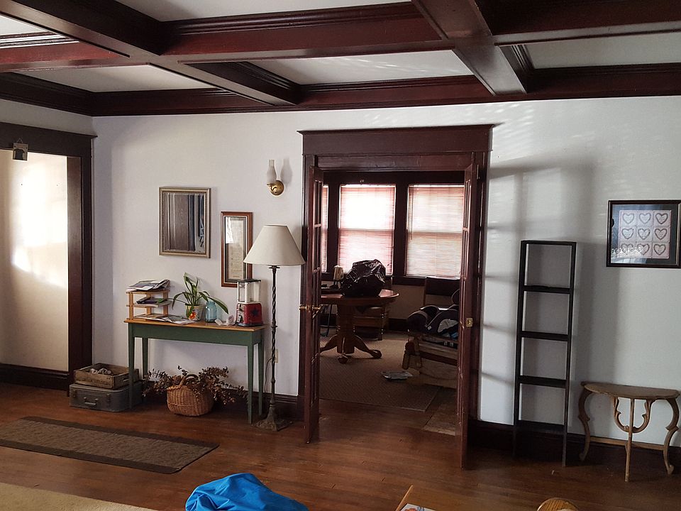 2nd image of 2815 Campbell St