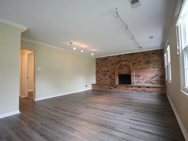 10052 Colebrook Ave — Photo 11