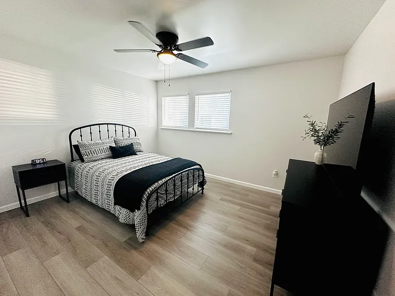 2041 Linwood Cir — Photo 18