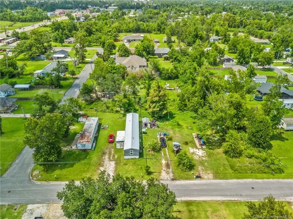818 Live Oak St, Westlake, LA 70669