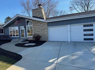 740 Woelfel Rd, Brookfield, WI 53045