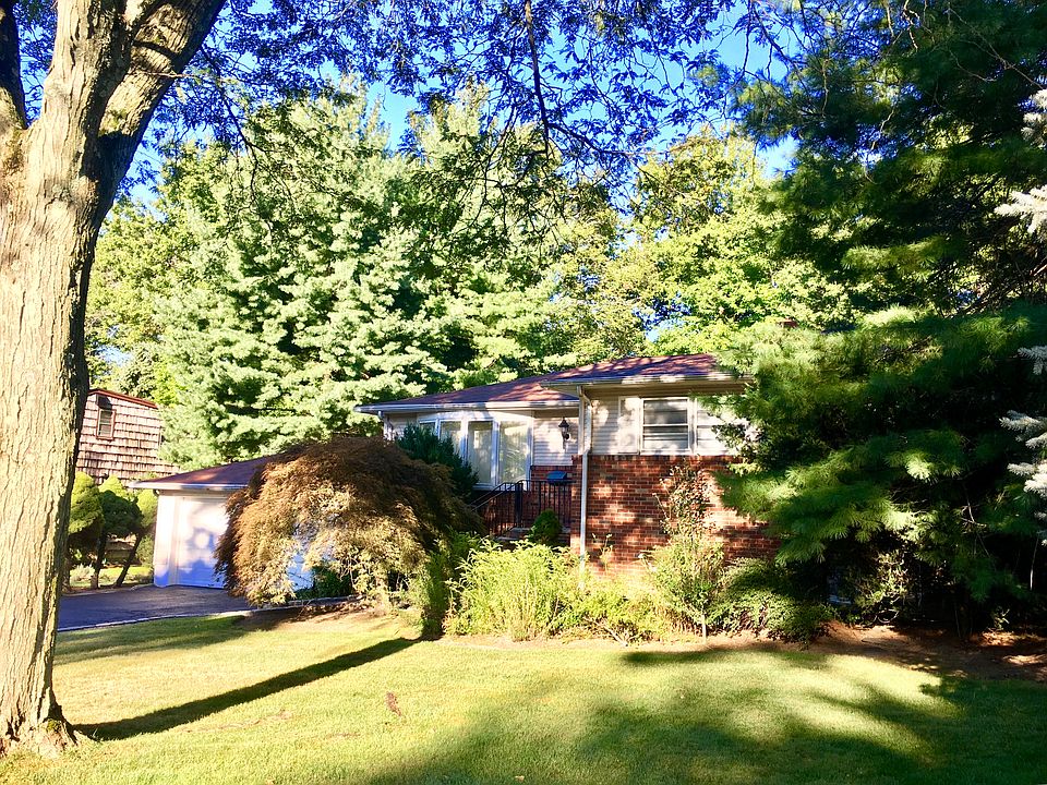 2nd image of 16 Roberts Rd