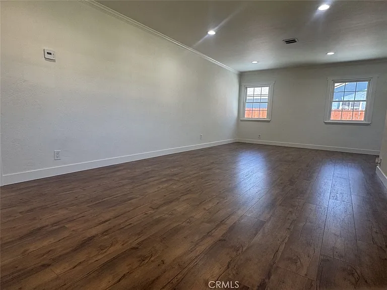 7245 Wish Ave — Photo 4