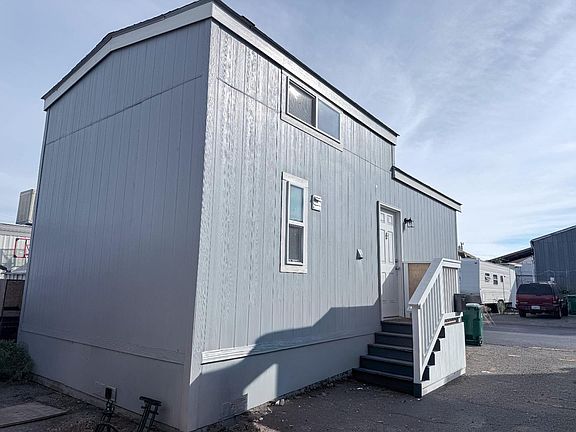 2nd image of 2425 Church Ln Space 47