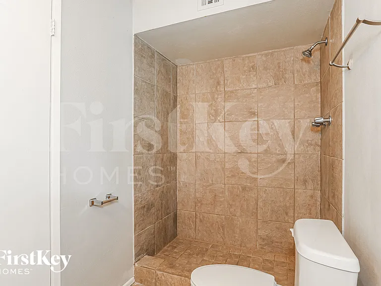 1918 E Watson Dr — Photo 16