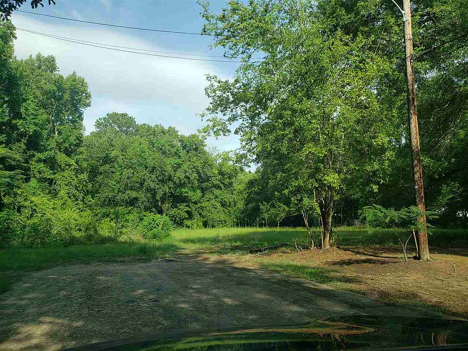 2nd image of 907 Butler Dr